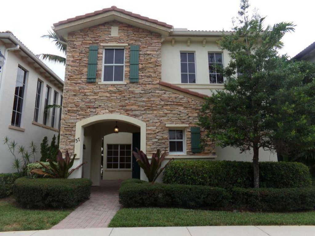 Photo of 37 Stoney Drive, Palm Beach Gardens, FL 33410 (MLS # R10707076)