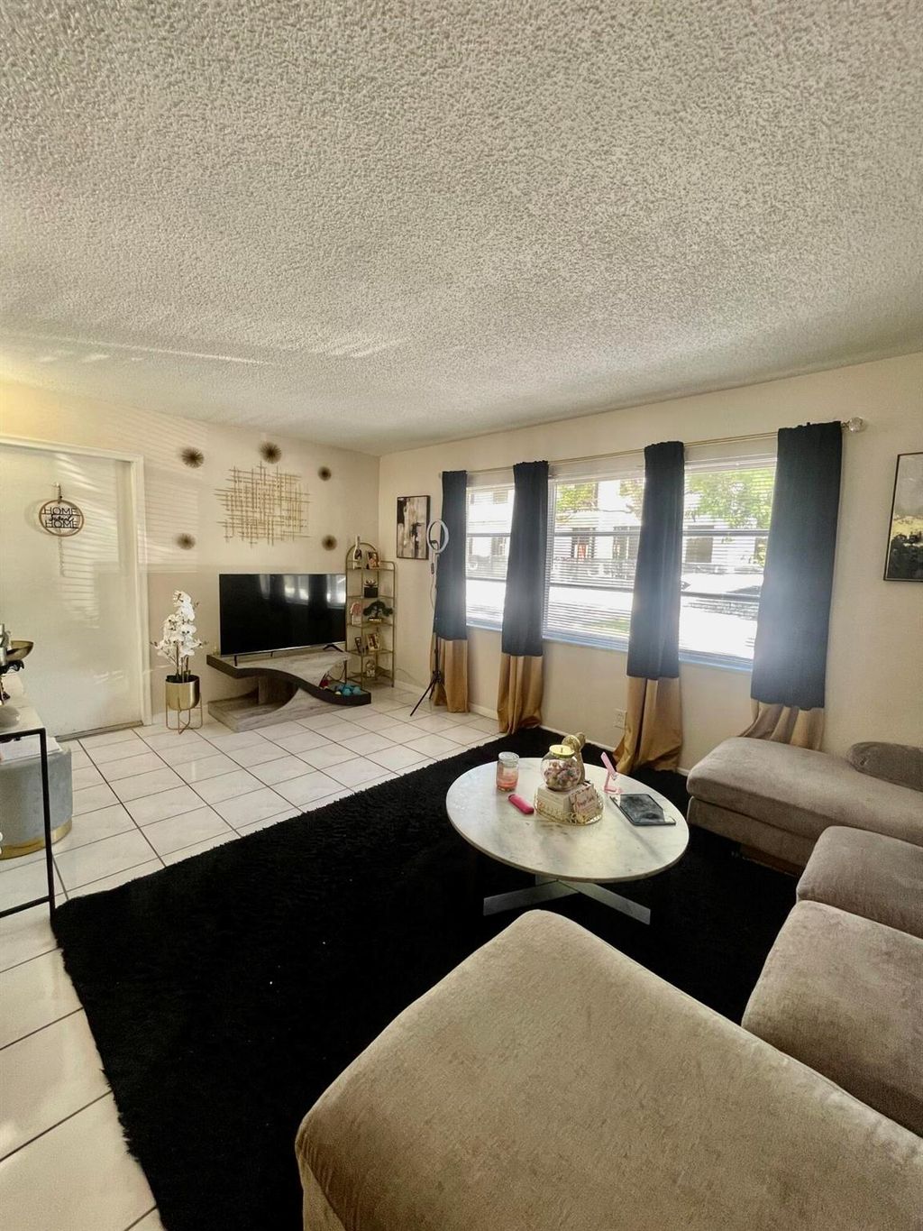 Photo of 205 NE 3rd Street #110, Boynton Beach, FL 33435 (MLS # R11132195)
