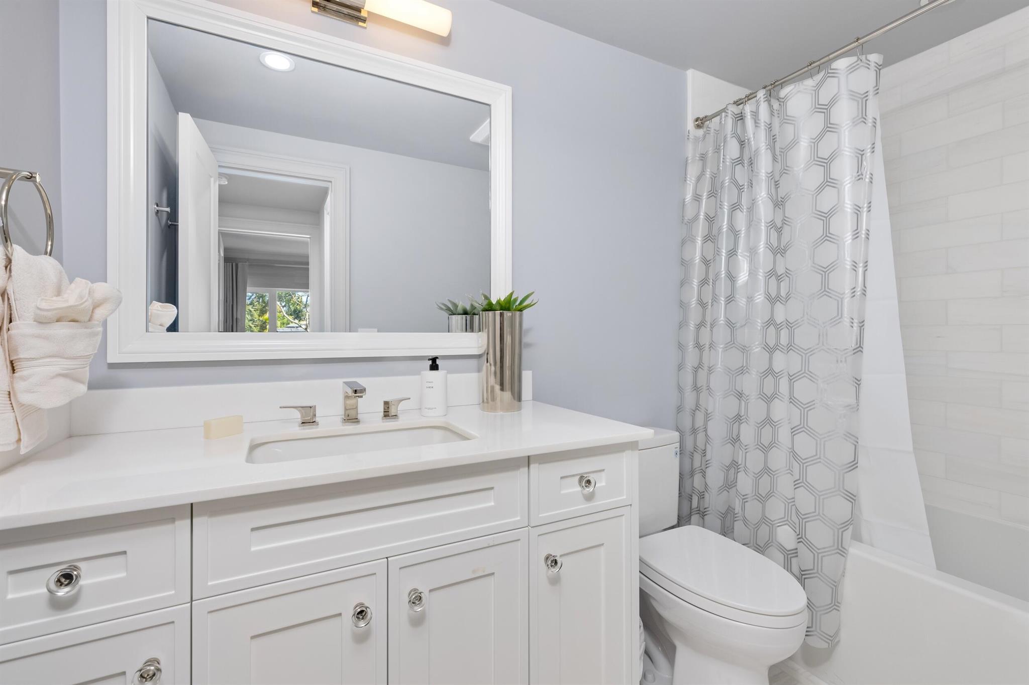 LAKE TOWERS CONDO - Residential