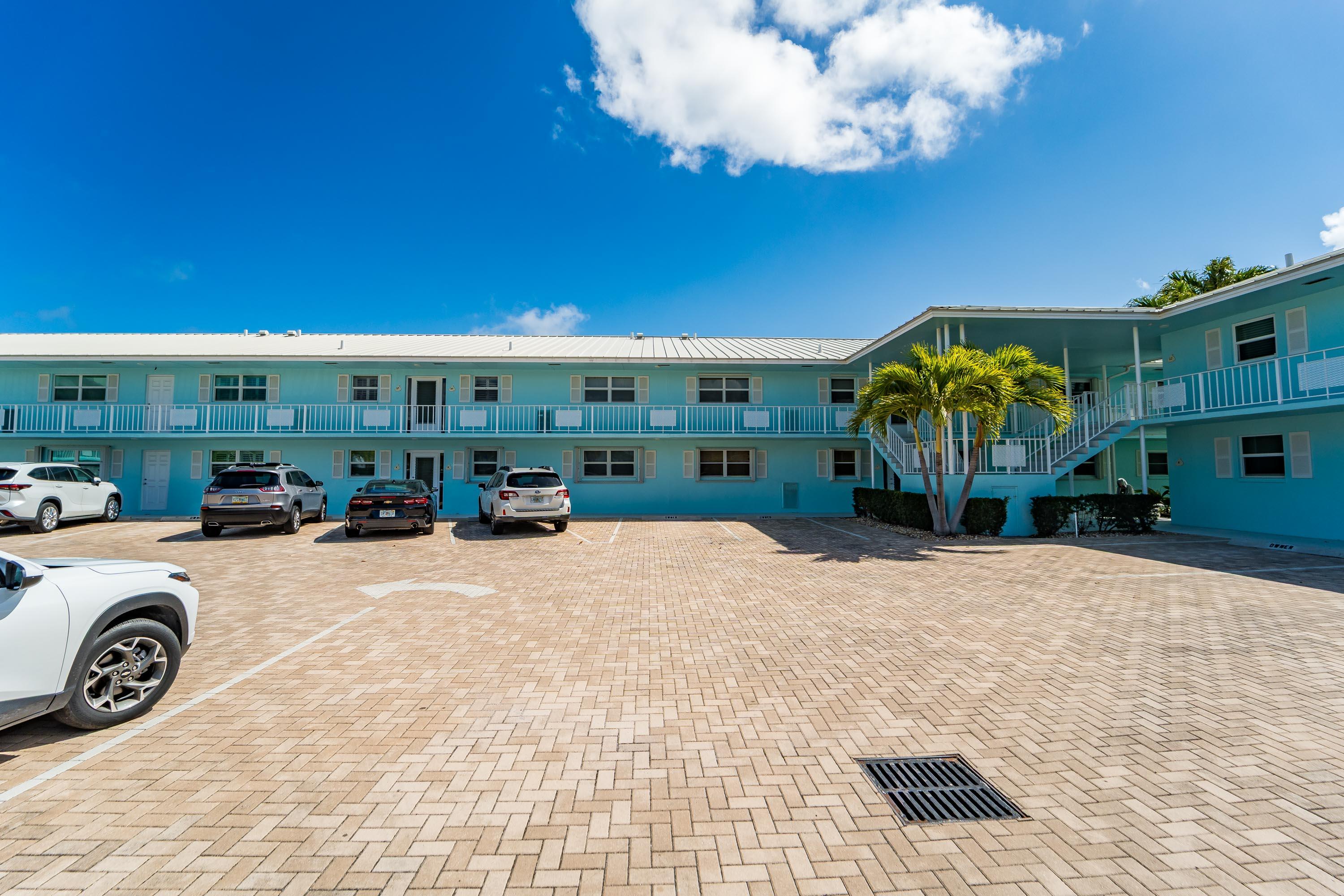 HARBOUR LIGHTS CONDO - Residential