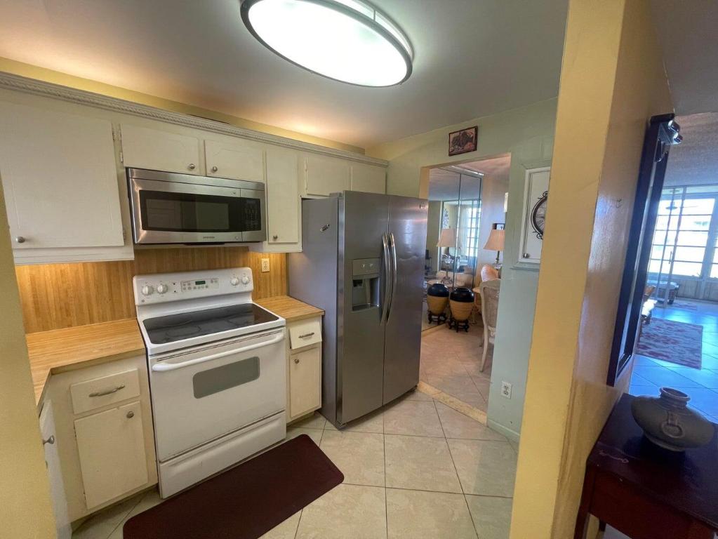 SUNRISE LAKES Phase 3 - Residential