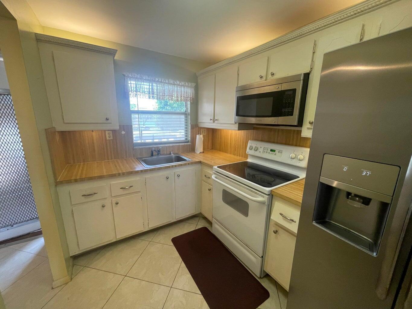 SUNRISE LAKES Phase 3 - Residential
