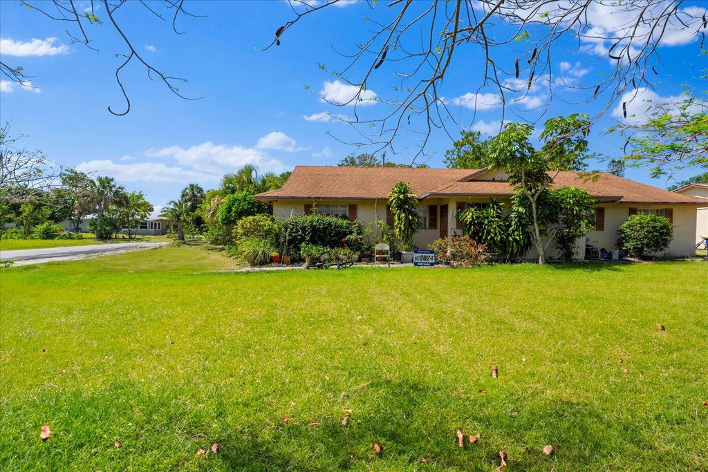 Photo of 3071 SE Clayton Street, Stuart, FL 34997 (MLS # R10961805)