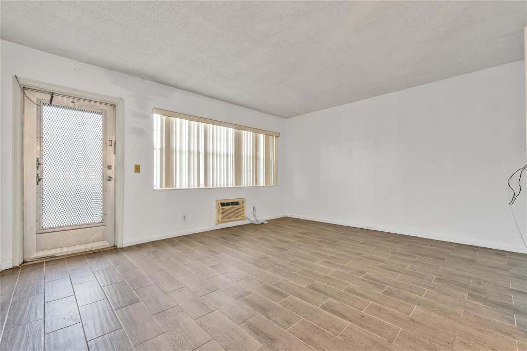 Photo of 165 Sussex I, West Palm Beach, FL 33417 (MLS # F10501678)