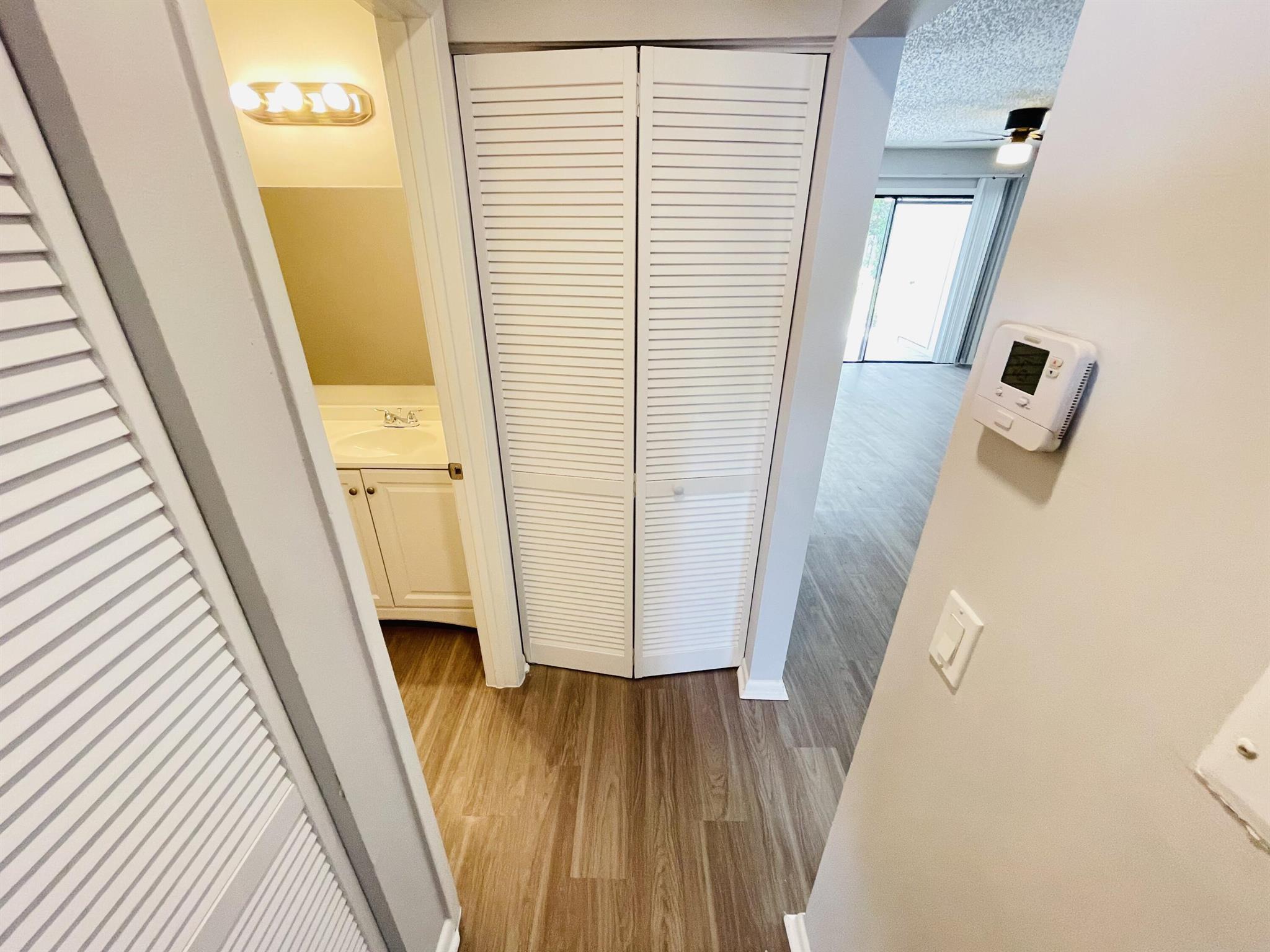 PARK LANE VILLAS - Residential Lease