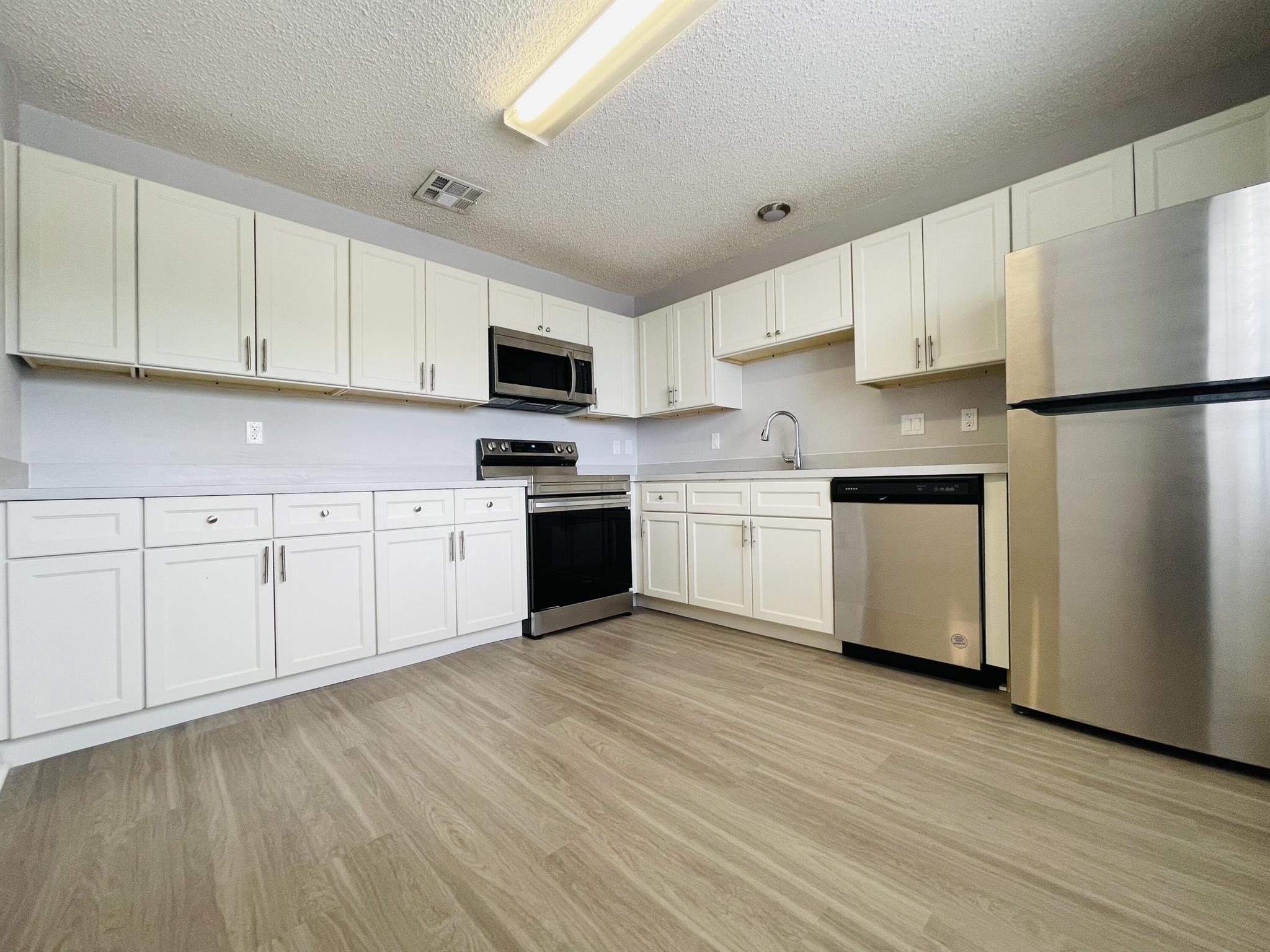 PARK LANE VILLAS - Residential Lease