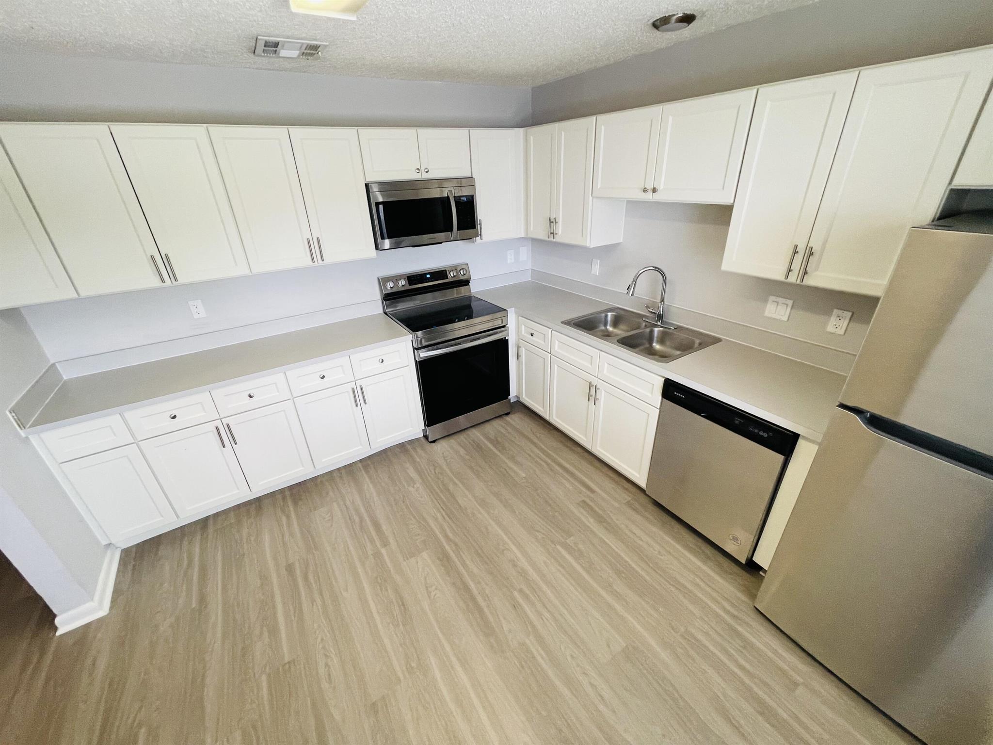 PARK LANE VILLAS - Residential Lease