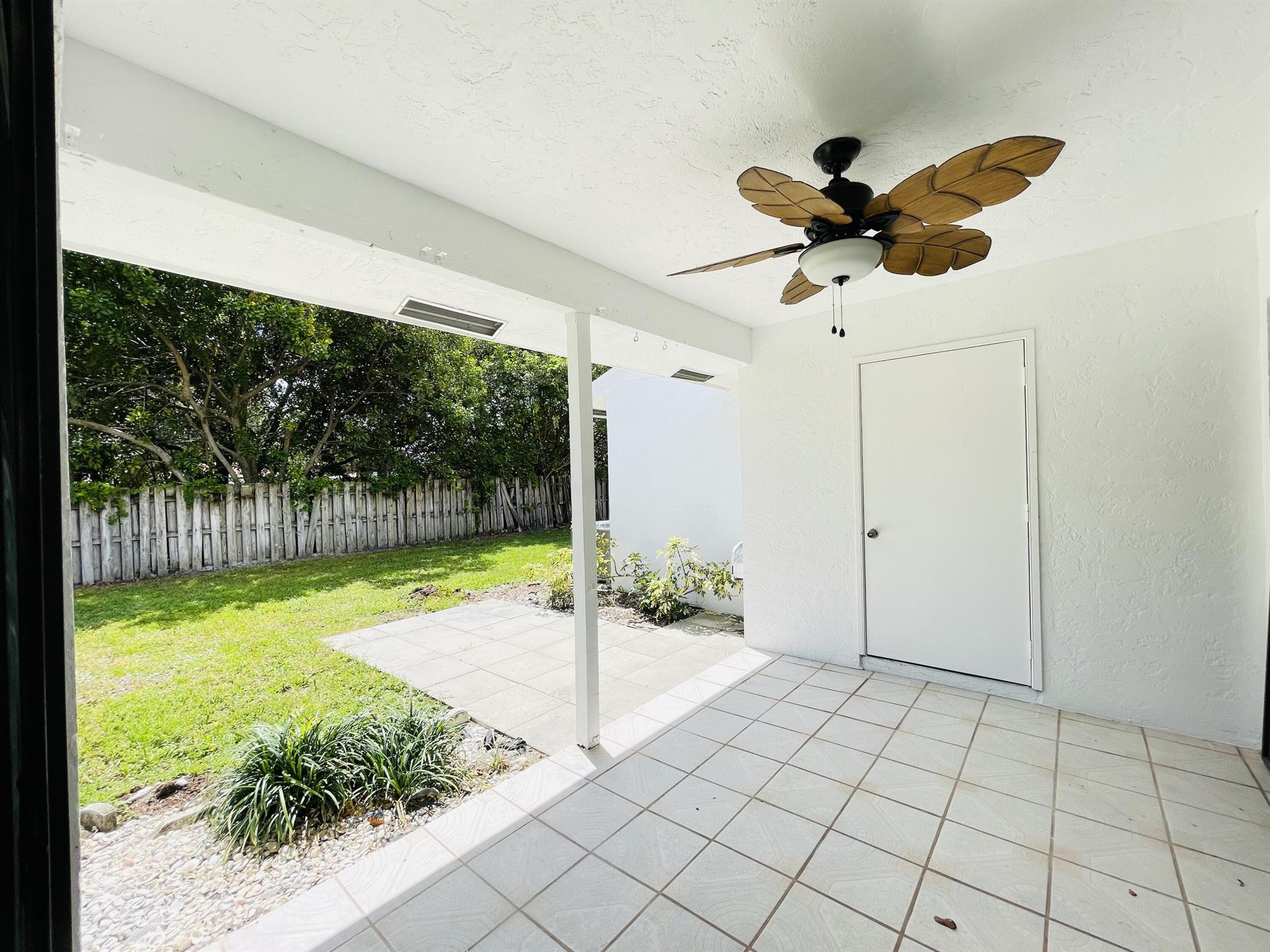 PARK LANE VILLAS - Residential Lease