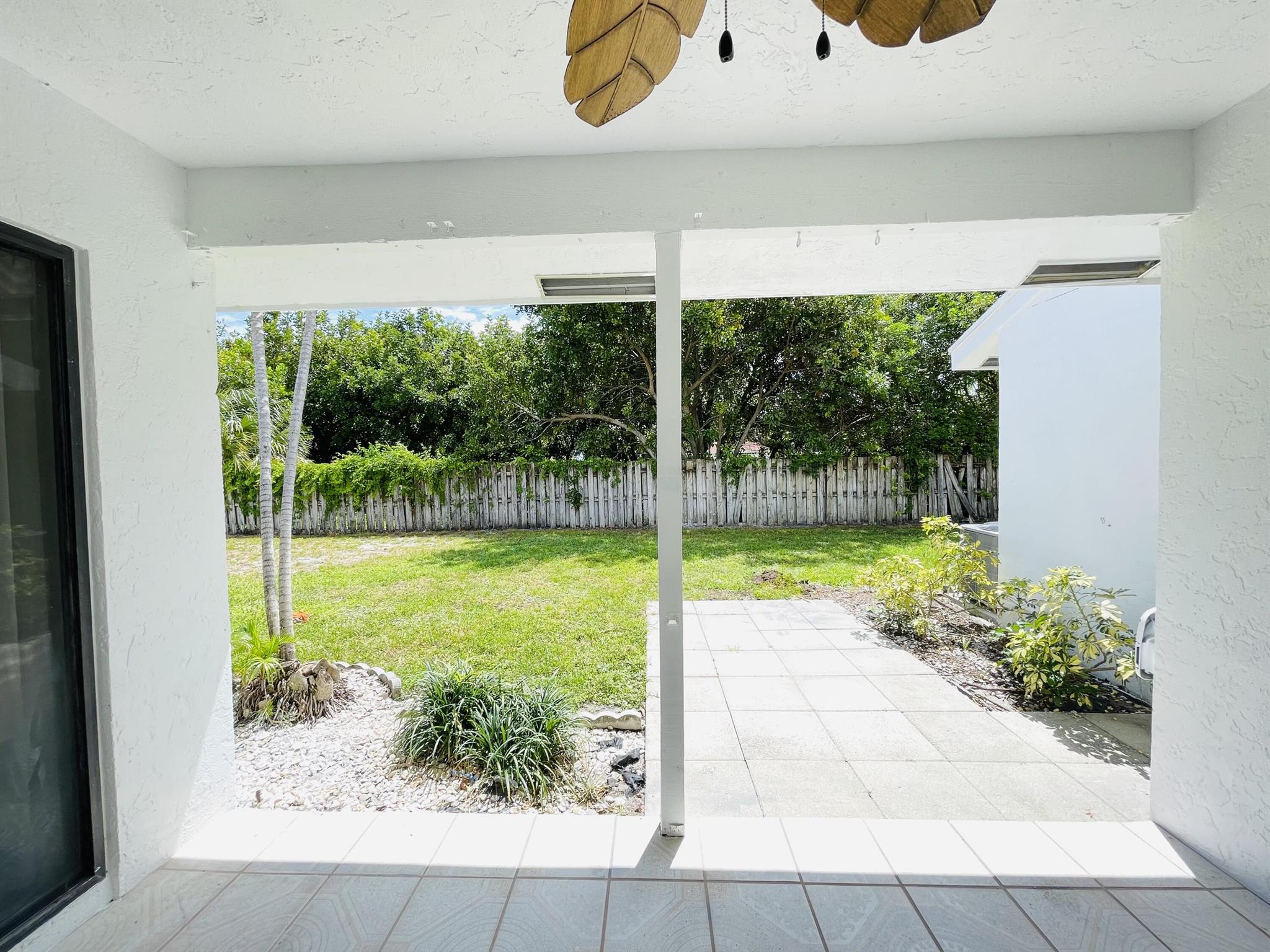 PARK LANE VILLAS - Residential Lease