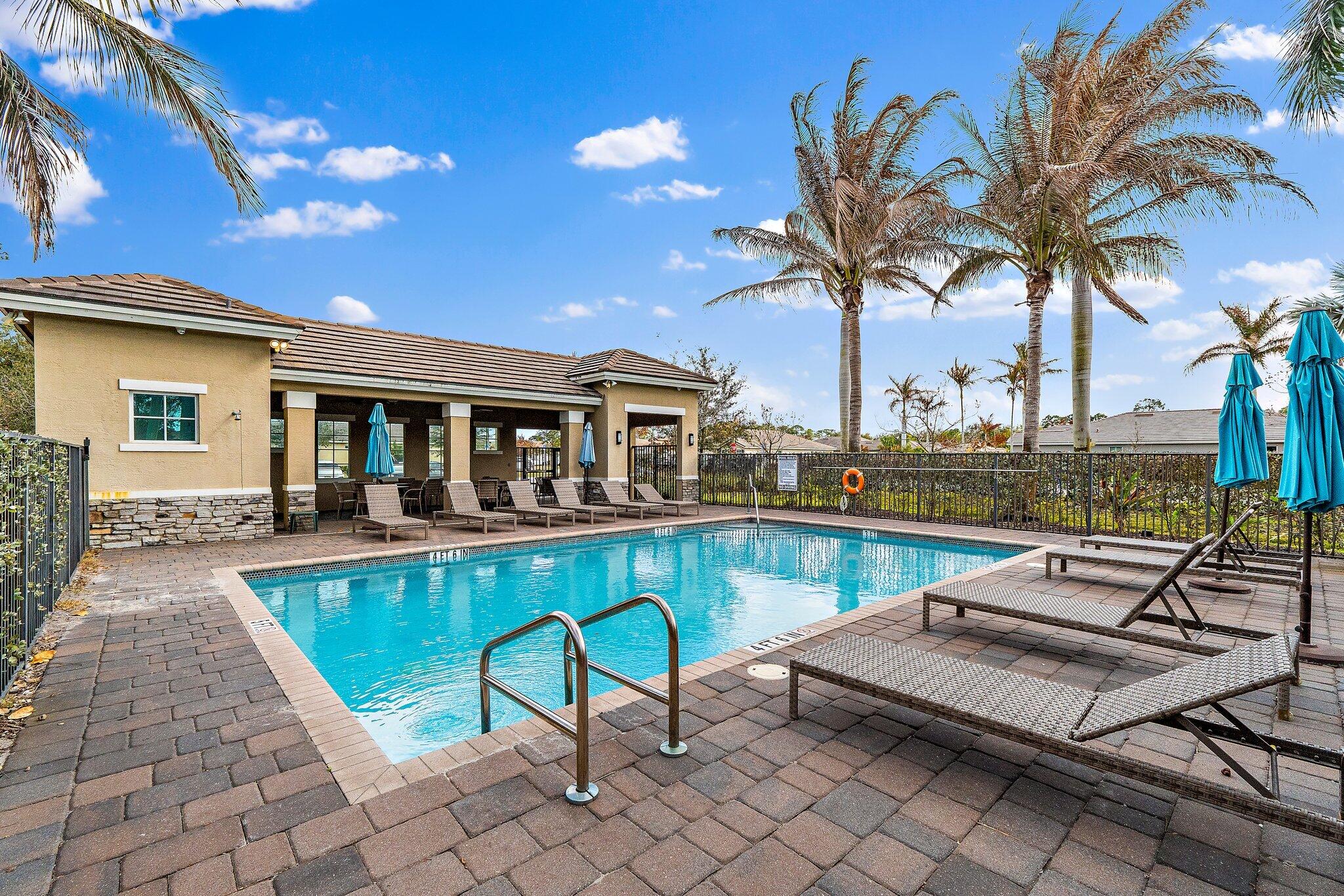 BERRY GROVE - Residential