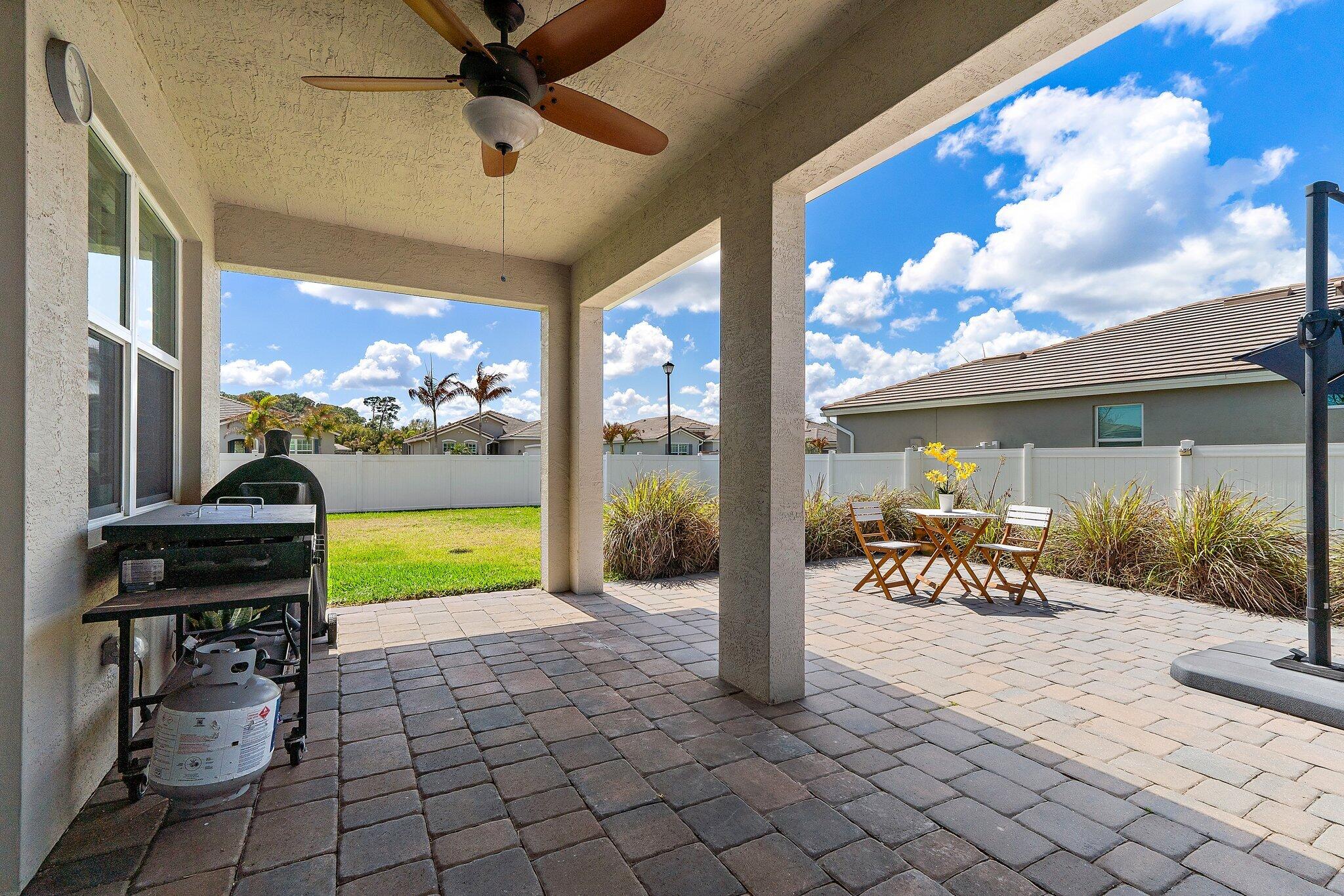 BERRY GROVE - Residential