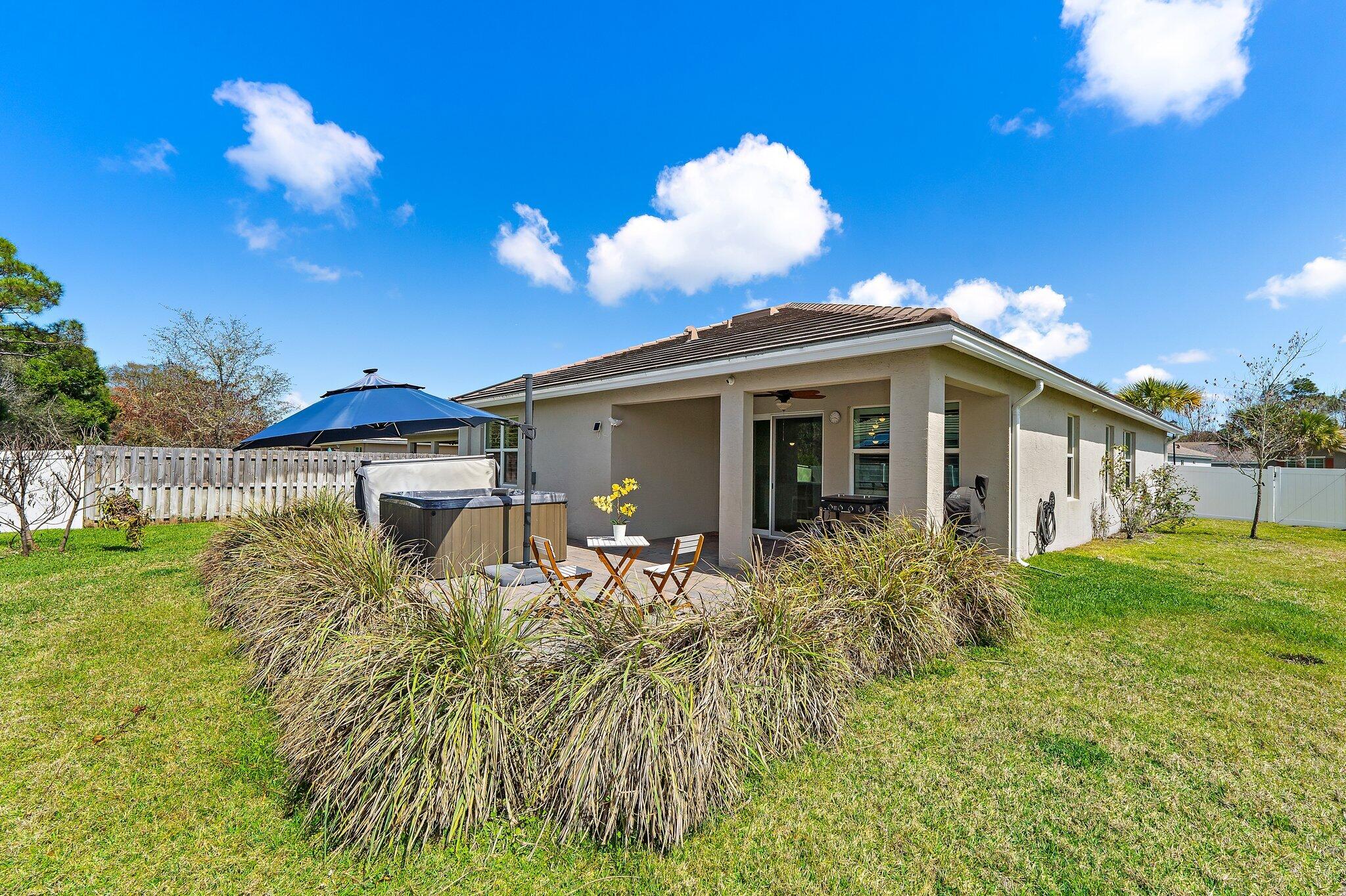 BERRY GROVE - Residential