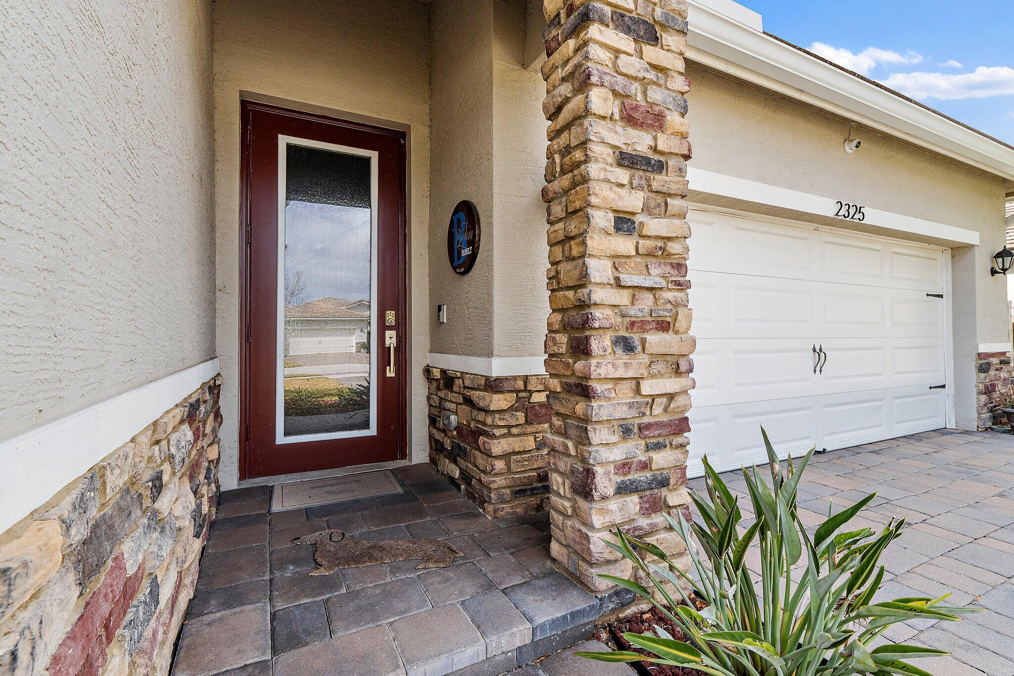 2325 SW Strawberry Terrace