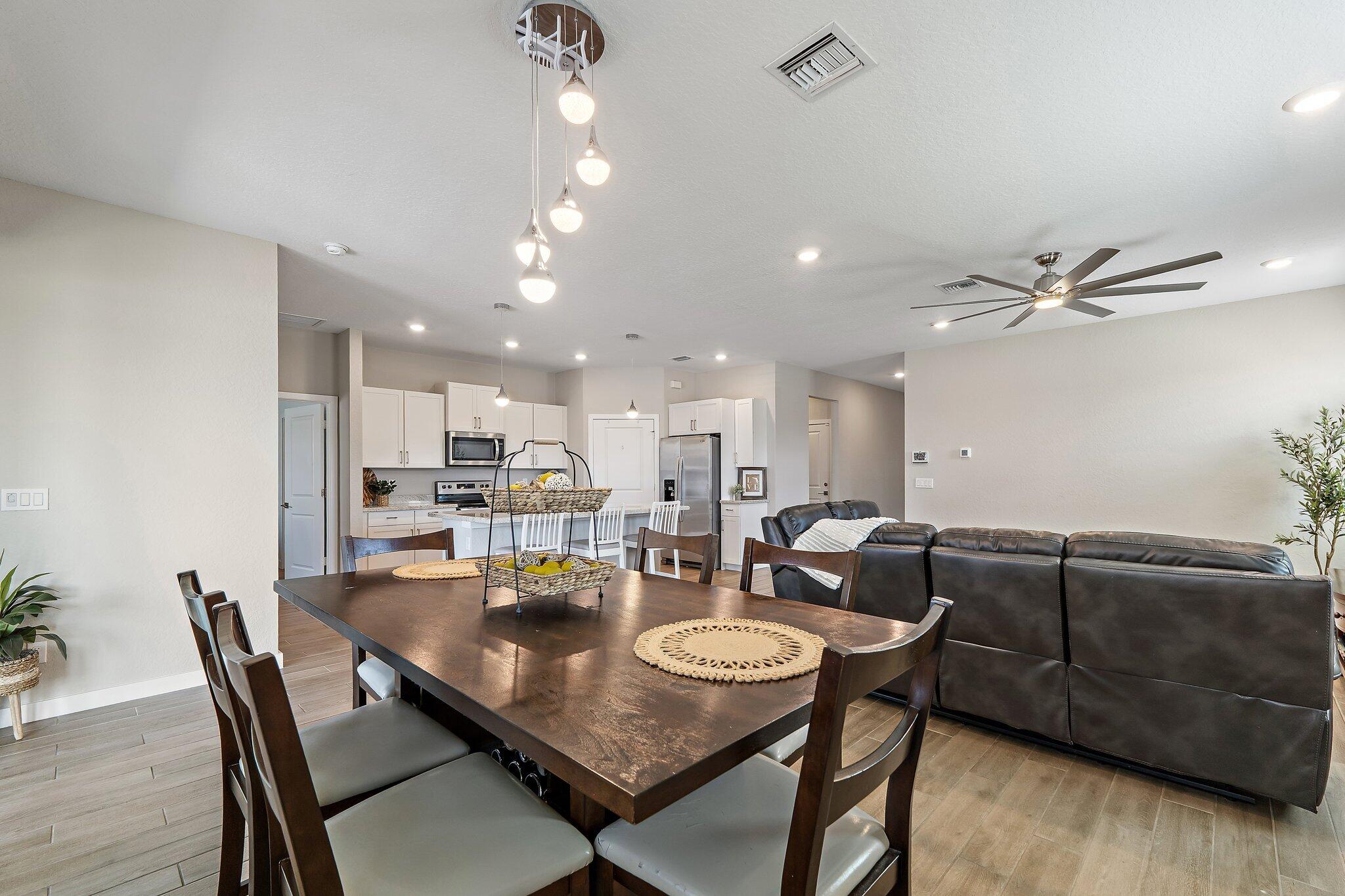 BERRY GROVE - Residential