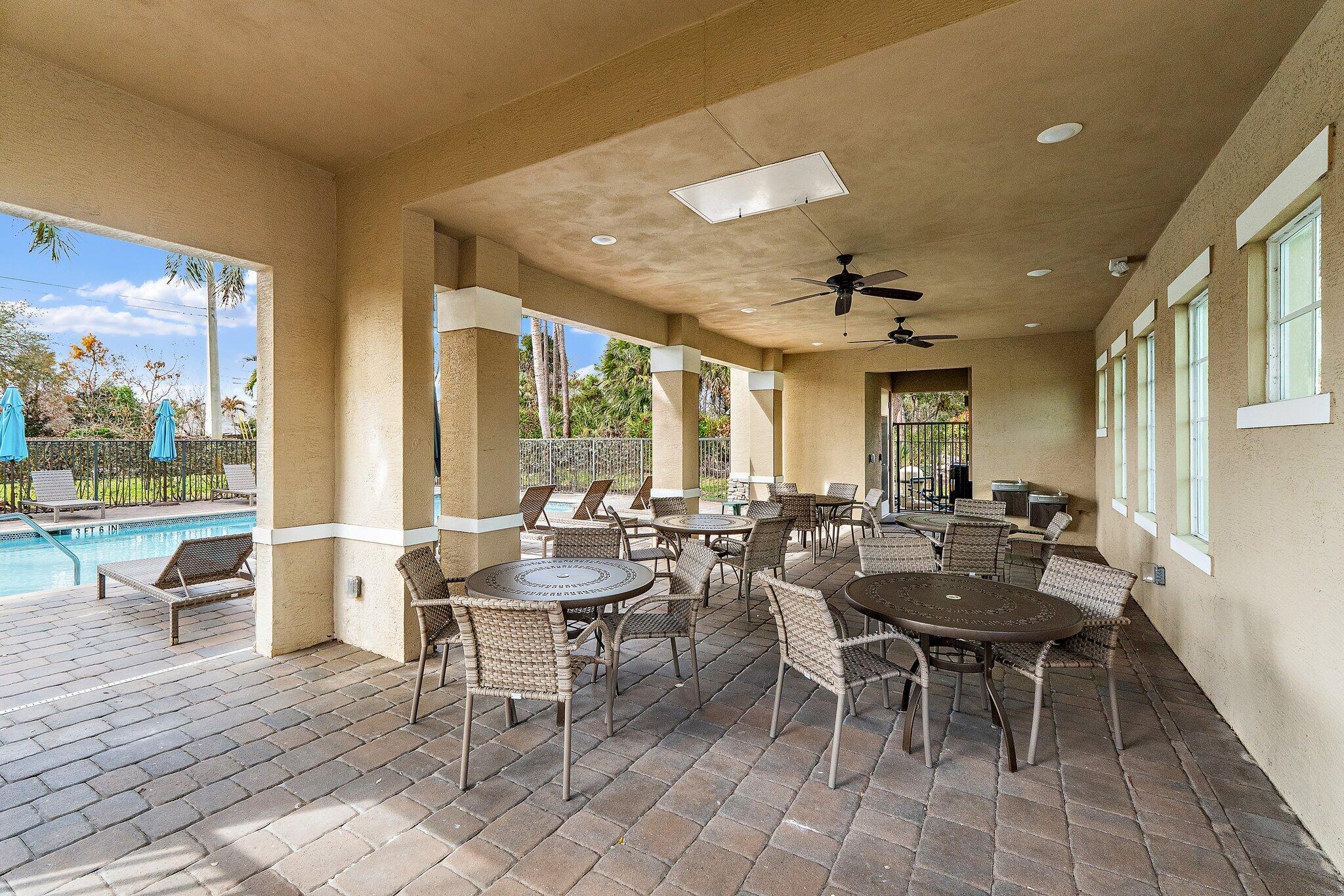 BERRY GROVE - Residential