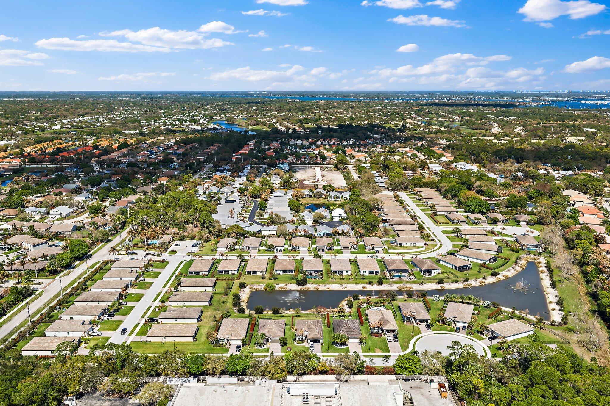 BERRY GROVE - Residential