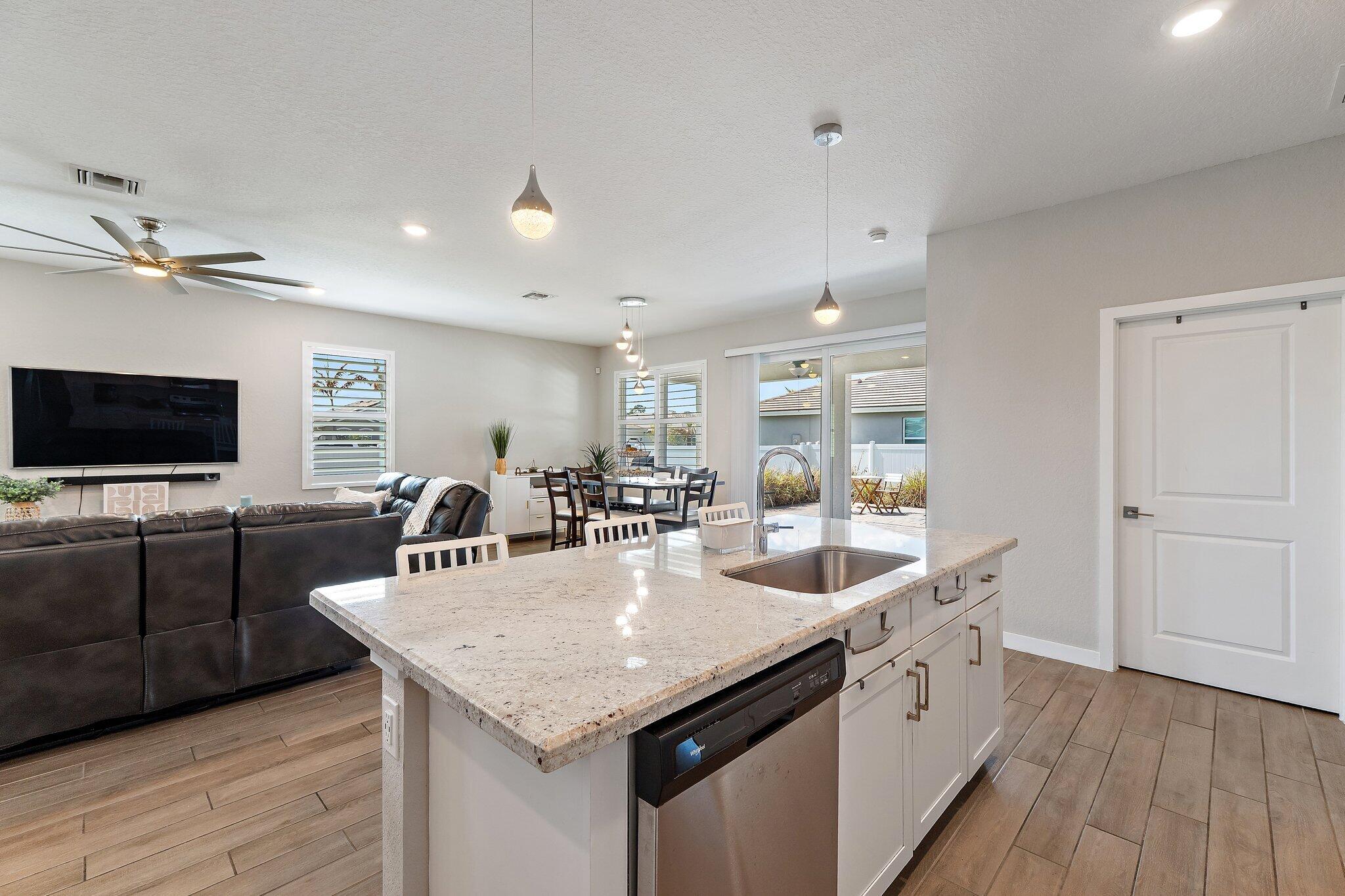 BERRY GROVE - Residential