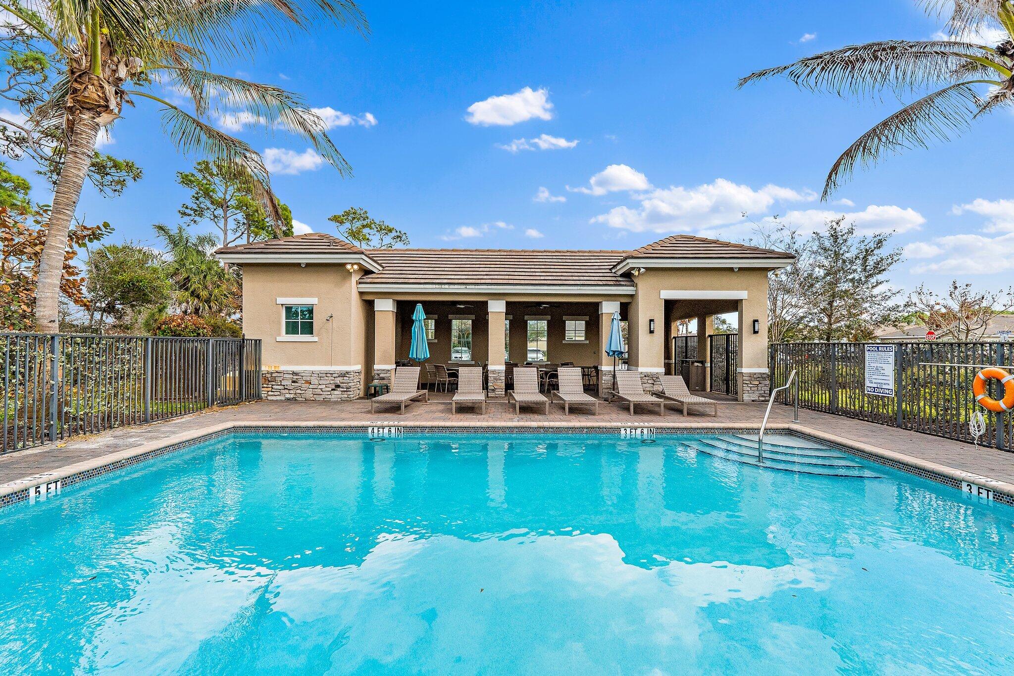 BERRY GROVE - Residential