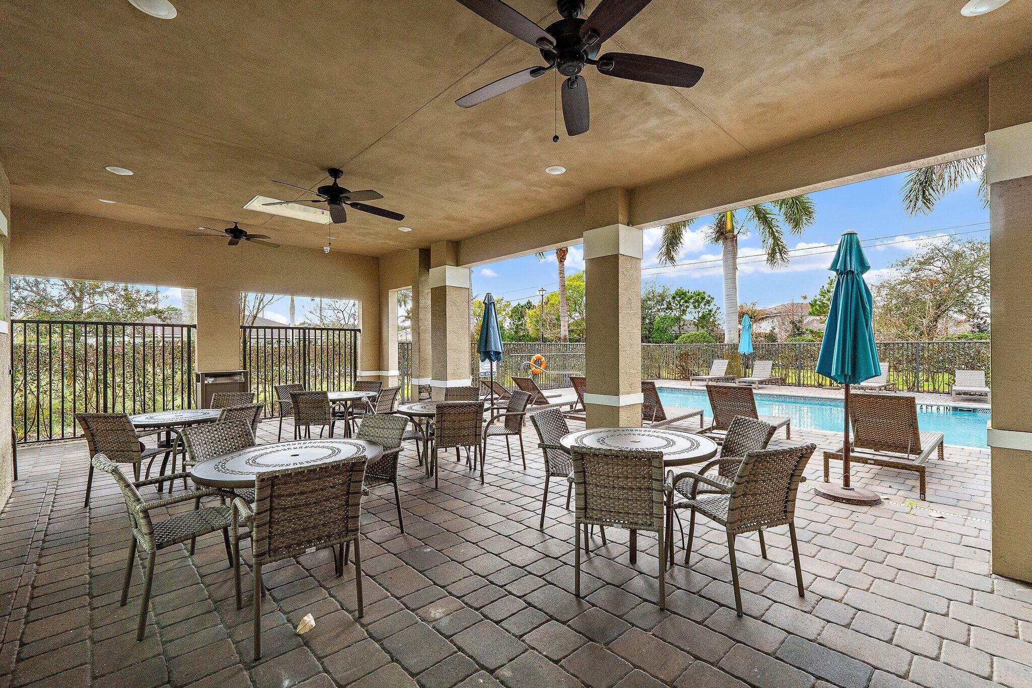 BERRY GROVE - Residential