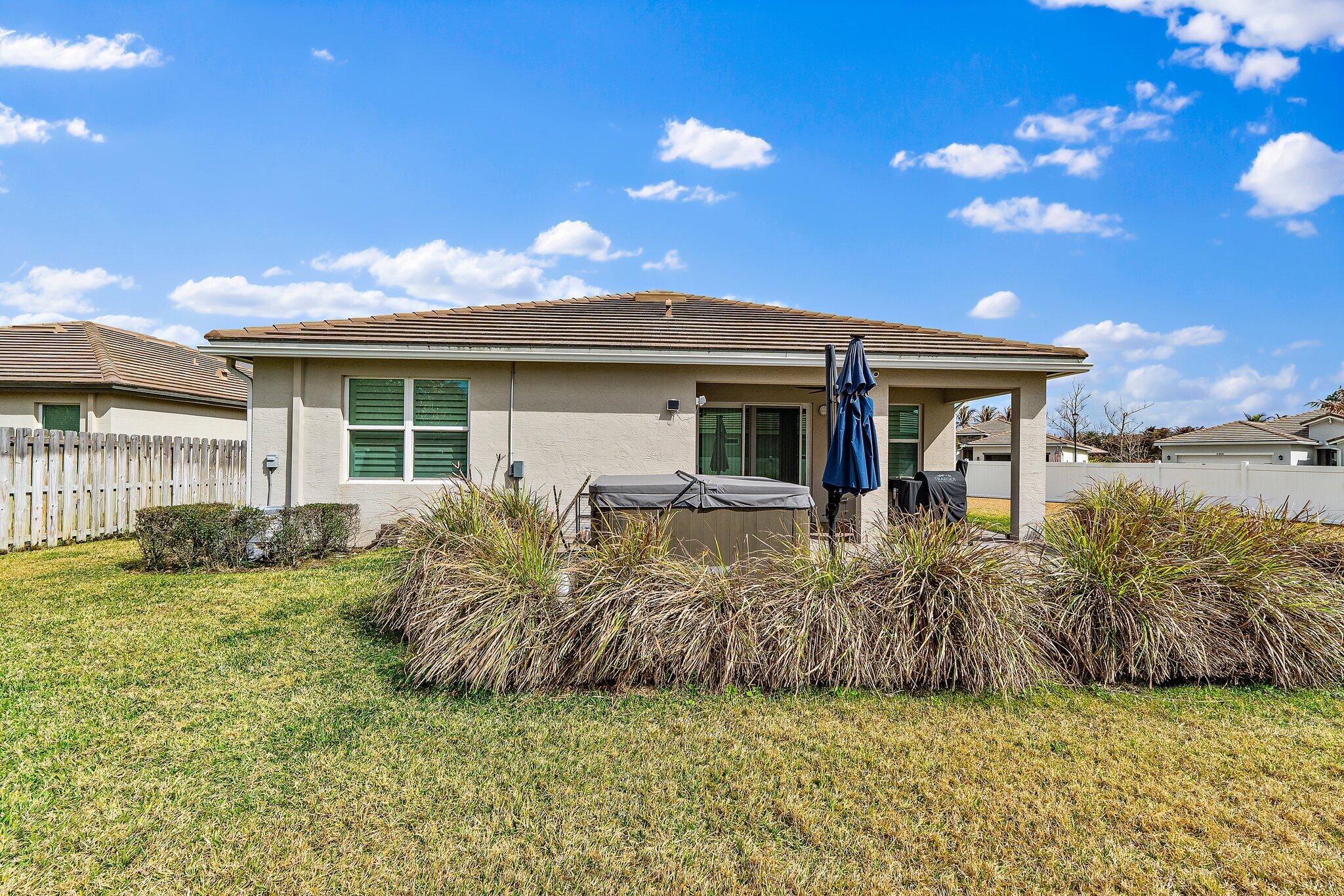 BERRY GROVE - Residential