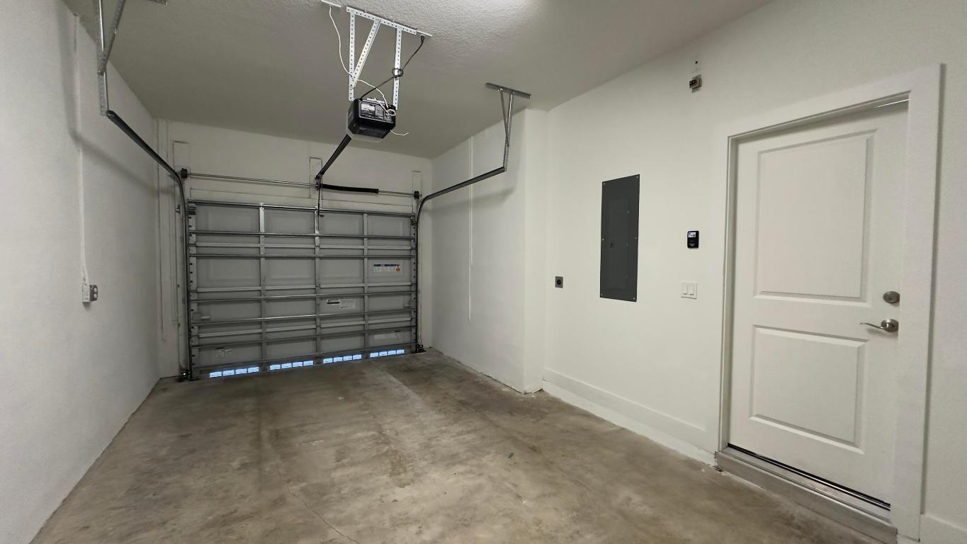 DEERFIELD CROSSING - Residential