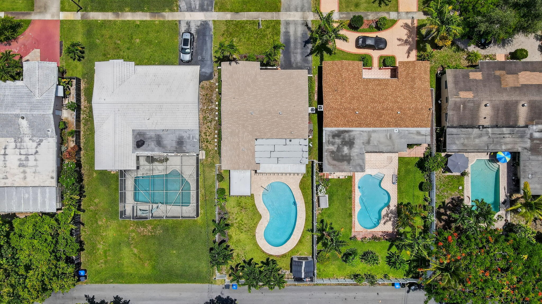 HOLLYWOOD HILLS - Residential