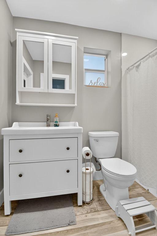 HOLLYWOOD HILLS - Residential