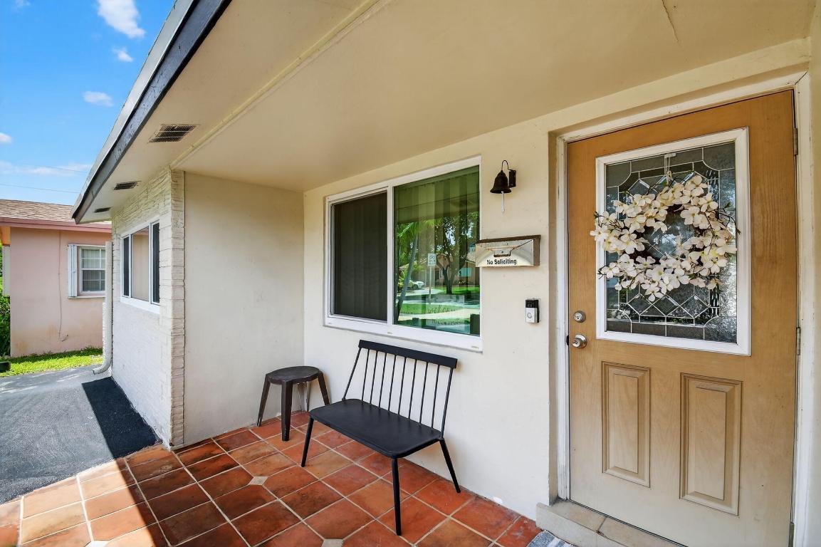 HOLLYWOOD HILLS - Residential