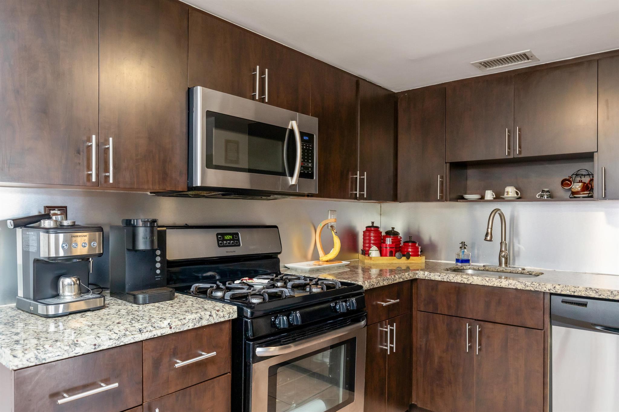 MISSIONWOOD AT MIRAMAR CO - Residential