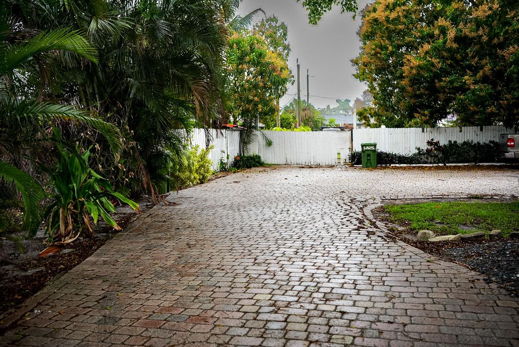 Photo of 3825 Lakewood Road, Palm Springs, FL 33461 (MLS # B26005268)