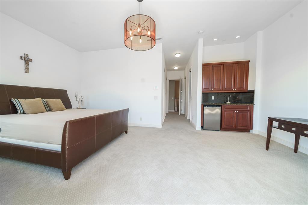 CASA DEL SOL OF TEQUESTA - Residential Lease