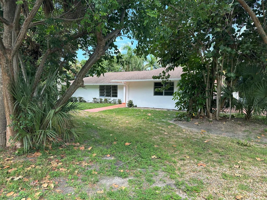 Photo of 1 Indialucie Parkway, Sewalls Point, FL 34996 (MLS # R11056677)