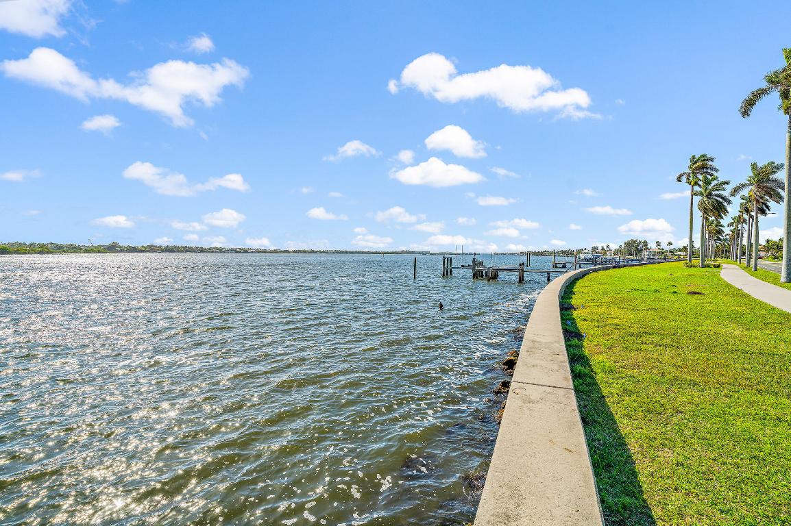 BURNUP AND SIMS ESTATES - Residential Lease