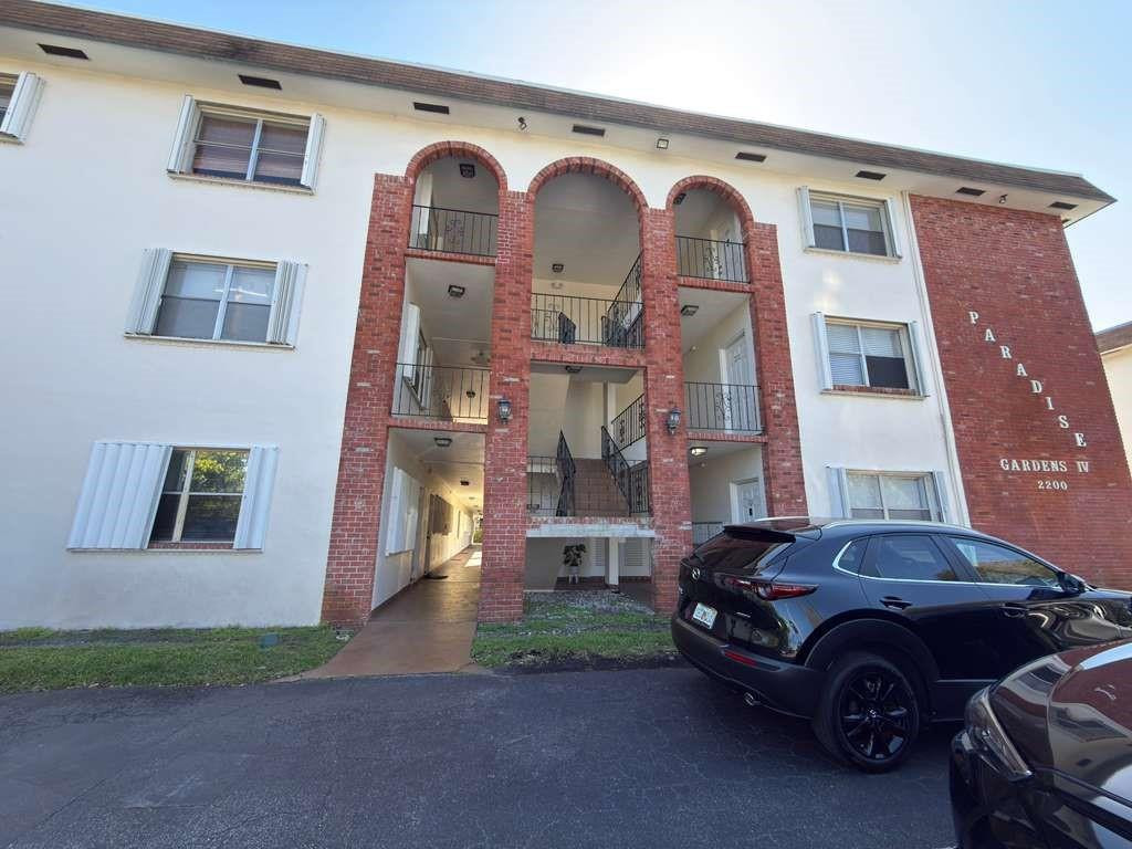 Paradise Gardens IV Inc C - Residential Lease