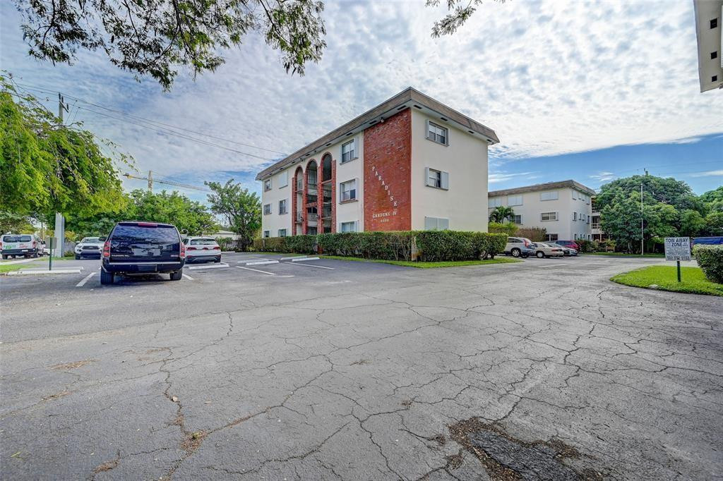 Paradise Gardens IV Inc C - Residential Lease