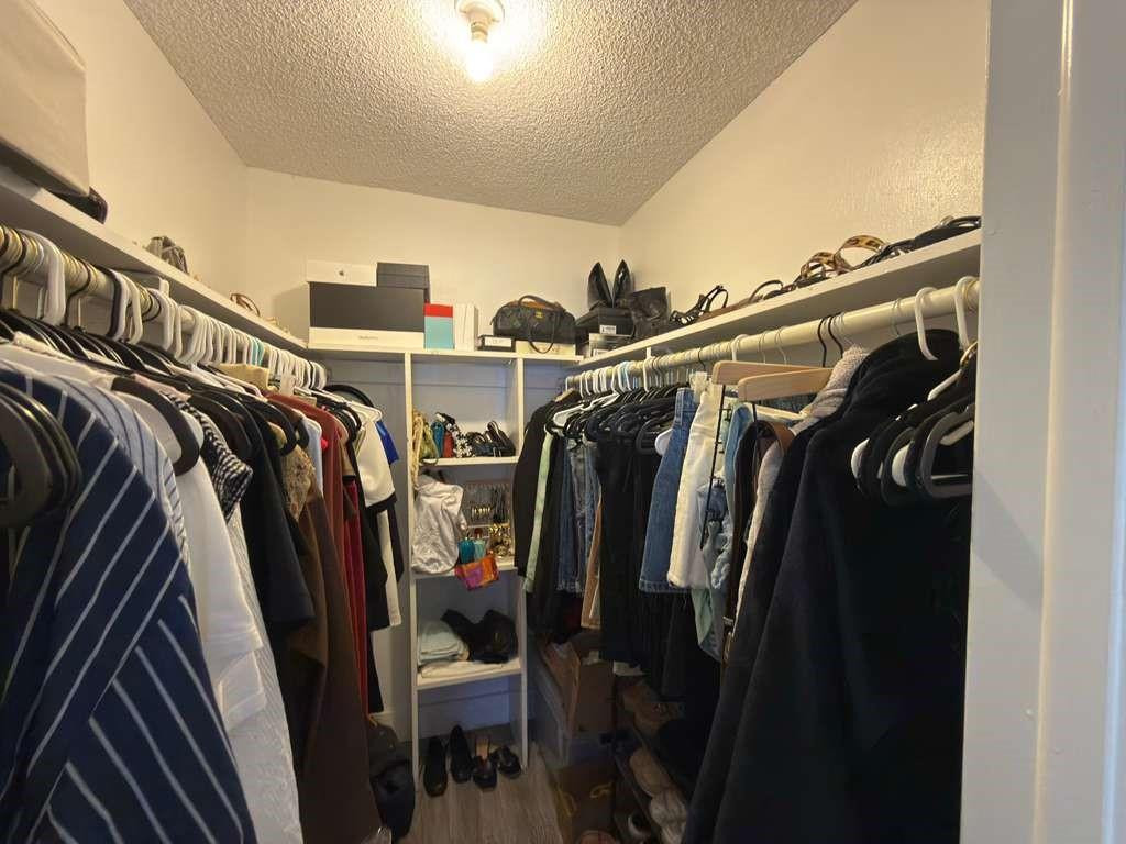 Paradise Gardens IV Inc C - Residential Lease