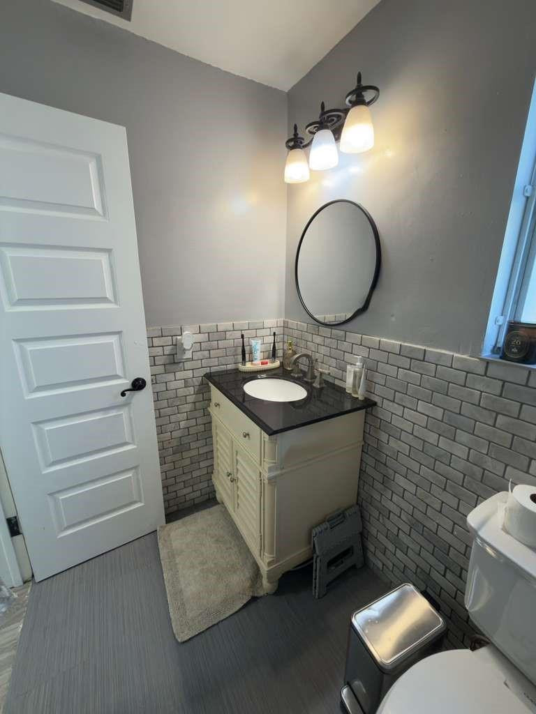 Paradise Gardens IV Inc C - Residential Lease