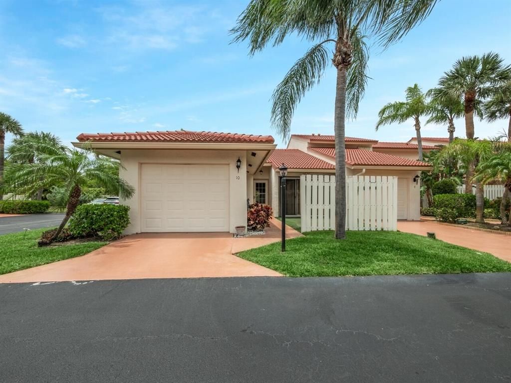 Photo of 130 Palm Avenue #10, Jupiter, FL 33477 (MLS # R10724801)