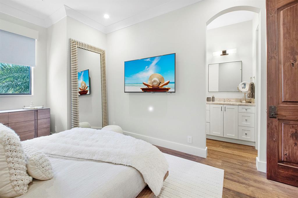 S/D OF 8-46-43 - Residential