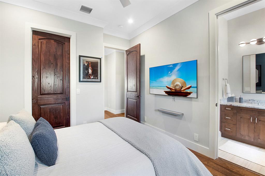 S/D OF 8-46-43 - Residential