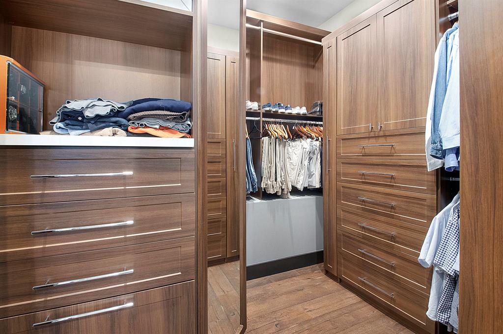 S/D OF 8-46-43 - Residential