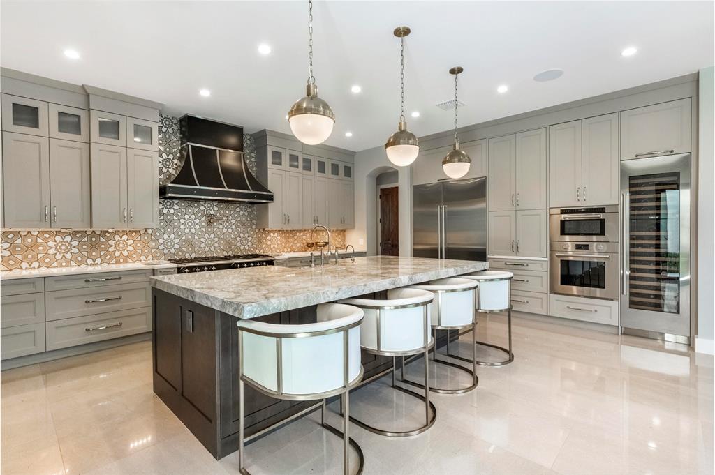 S/D OF 8-46-43 - Residential