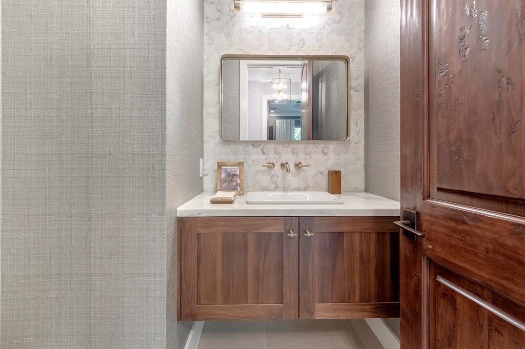 S/D OF 8-46-43 - Residential