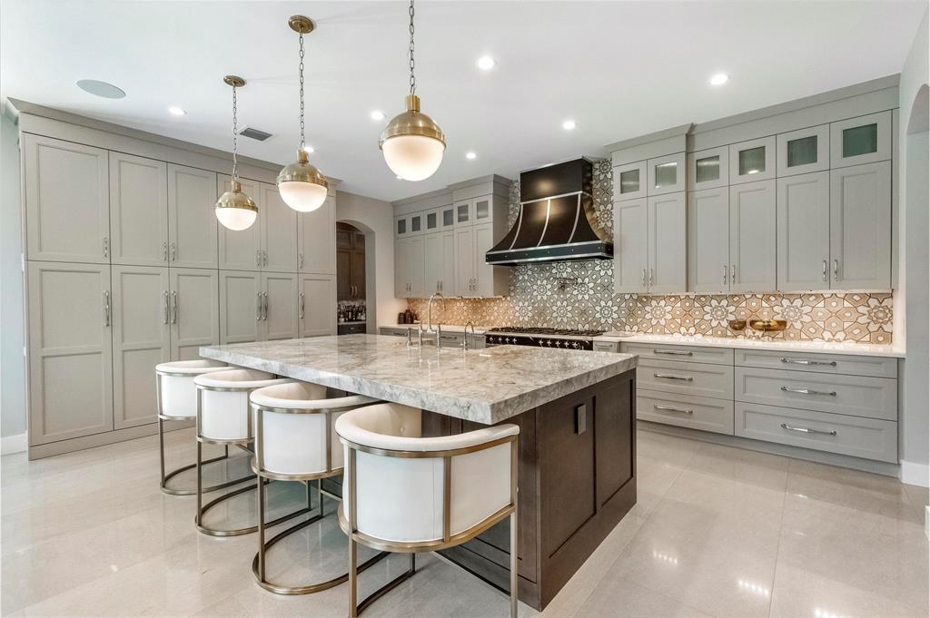 S/D OF 8-46-43 - Residential