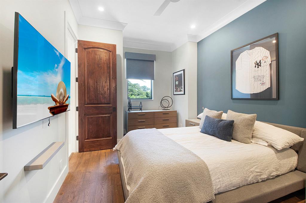 S/D OF 8-46-43 - Residential