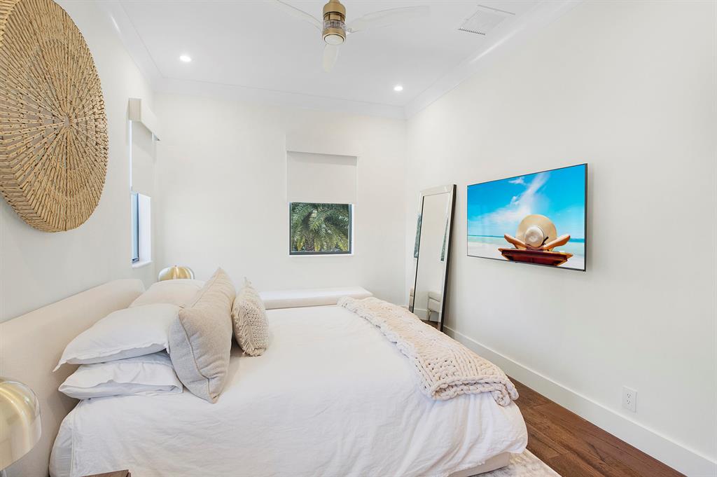 S/D OF 8-46-43 - Residential