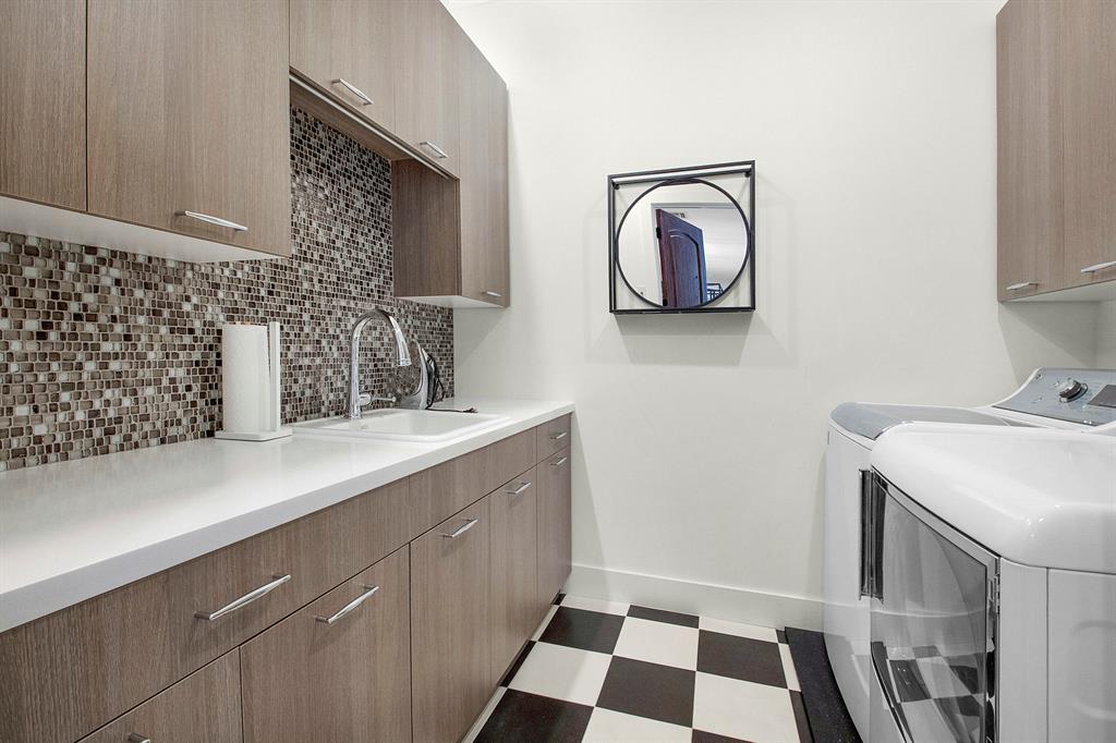 S/D OF 8-46-43 - Residential