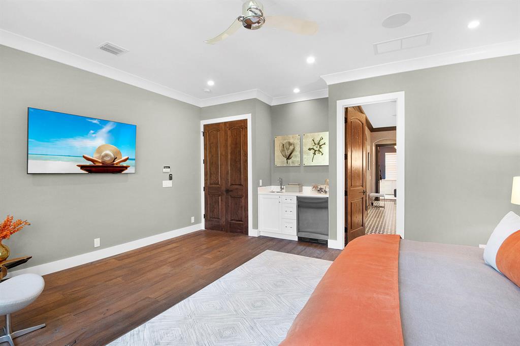 S/D OF 8-46-43 - Residential