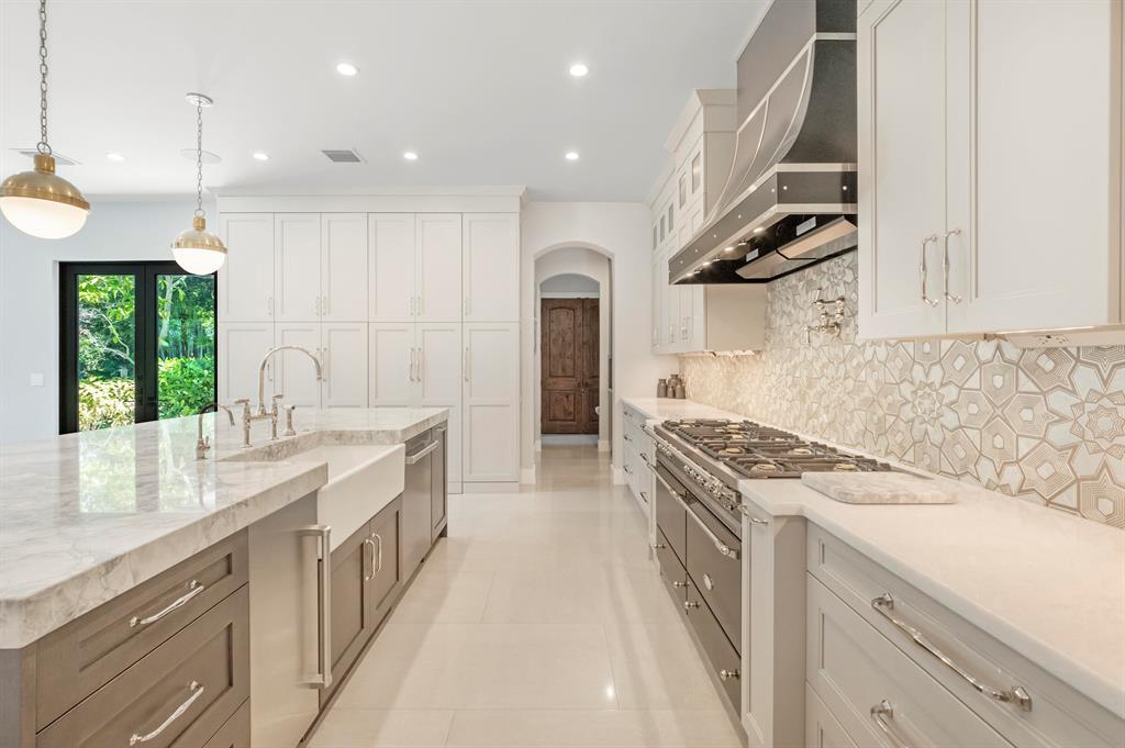 S/D OF 8-46-43 - Residential