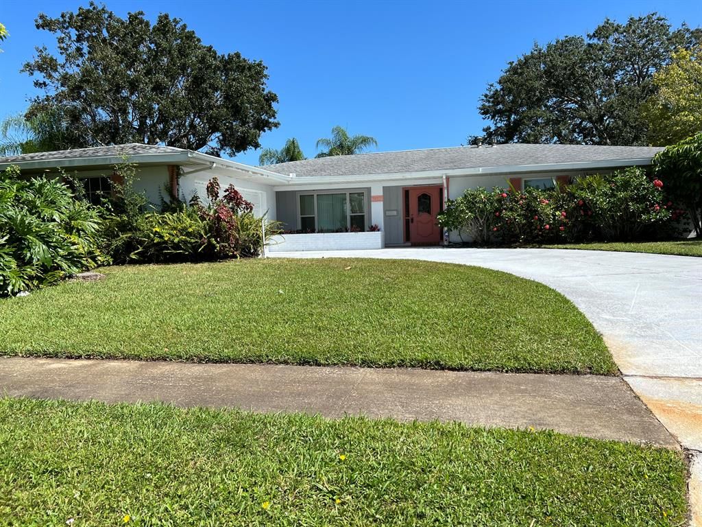 Photo of 1433 SE Sunshine Avenue Ave, Port St Lucie, FL 34952 (MLS # R10824497)